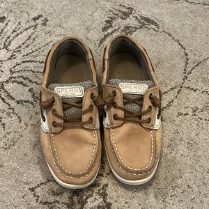 Kid girls size 2.5 sperrys